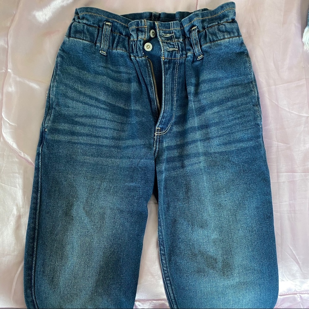 NEW Hollister Ultra High Rise Mom Jean